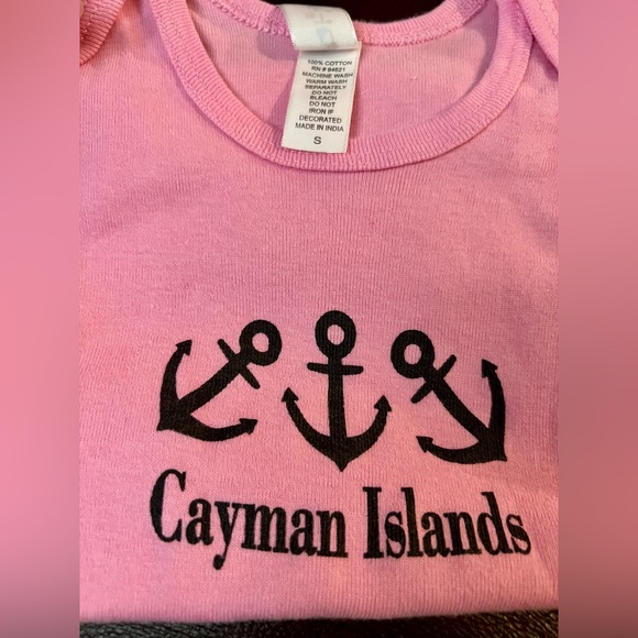 Onesie Baby Size Small Pink Cayman Islands Souvenir Tee Snap Closure Anchor - Picture 5 of 6